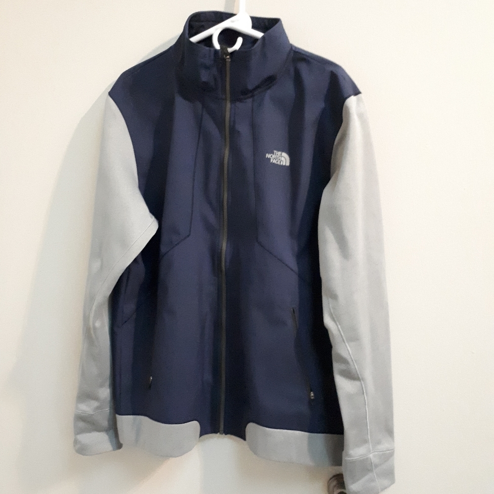 The Nothface men full zipper up jacket size L.